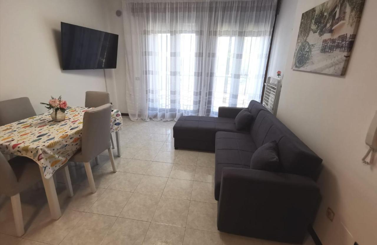 Rosolina Apartment Bagian luar foto